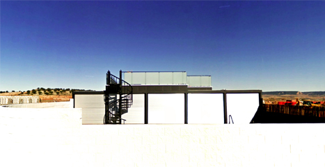 CASA-OCAÑA_imagen-exterior-valla
